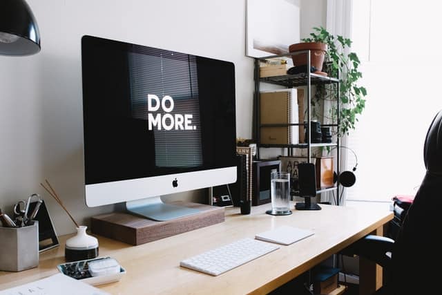 Learn how to stay productive when you work from home with these 5 easy productivity tips!