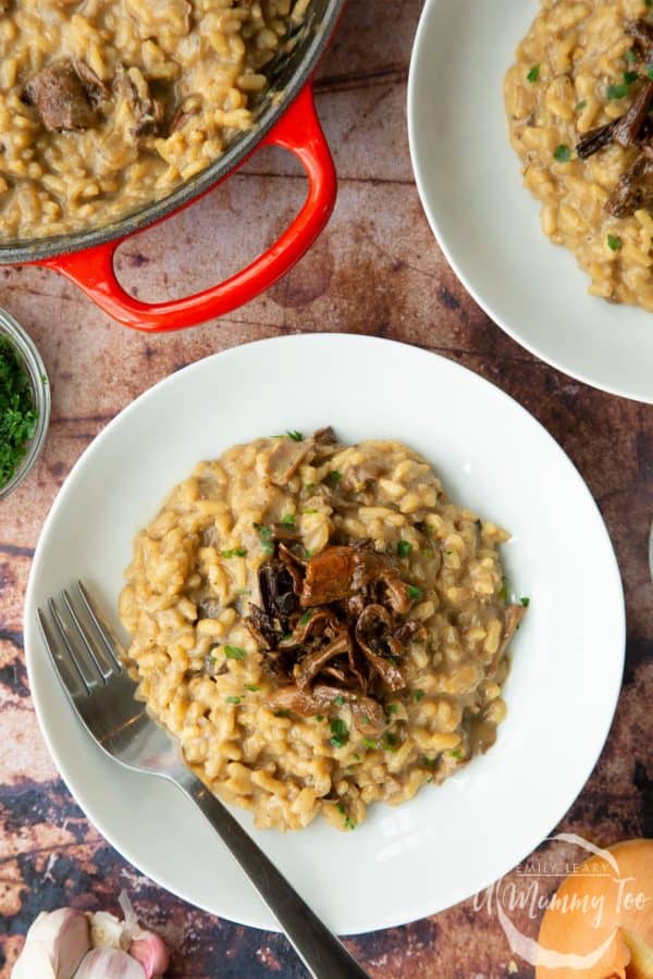 Love mushrooms and risotto? Try this budget vegan mushroom risotto for a mid-week lunch or dinner.