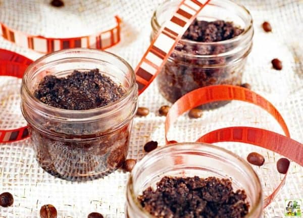 Pamper youself with this DIY coffee sugar scrub during Christmas!