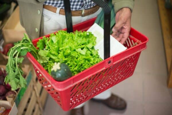 Stretch your grocery budget by shopping smarter using free apps